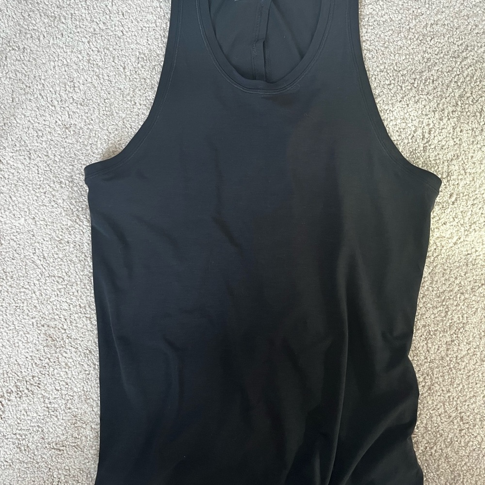 GapFit Breathe Tank Top w Tie Back